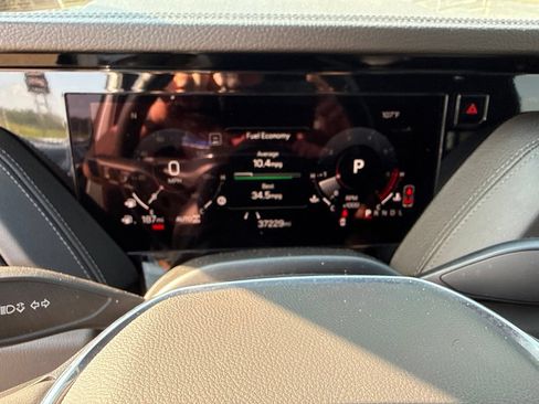 Used 2025 GMC Yukon Denali AWD/4WD image 23