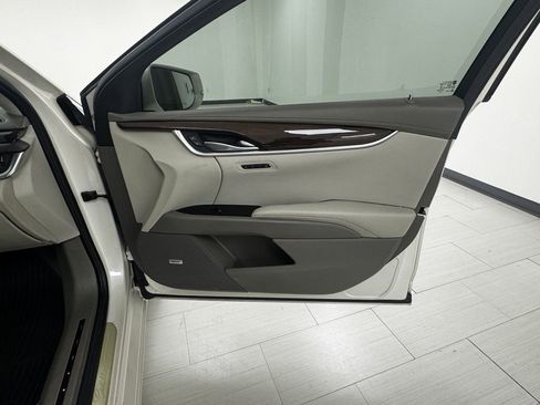 Used 2014 Cadillac XTS Platinum image 12