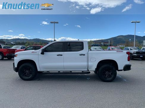 Used 2021 Chevrolet Silverado 1500 Custom Trail Boss w/ LPO, Dark Essentials Package AWD/4WD image 4