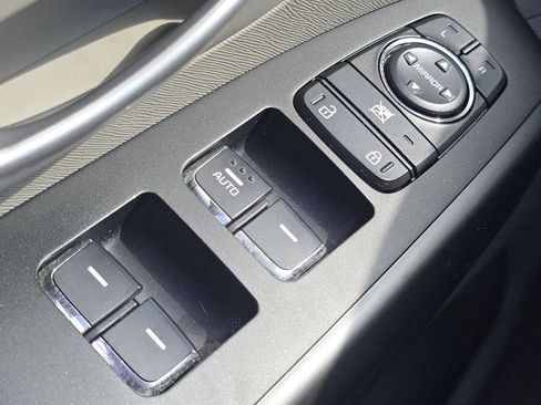Used 2020 Kia Sedona EX FWD image 22