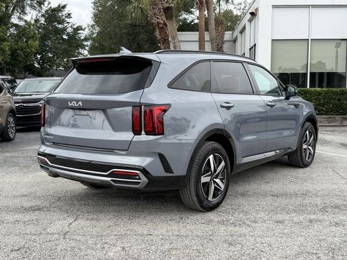 Certified 2023 Kia Sorento S w/ Panoramic Sunroof Package FWD image 5