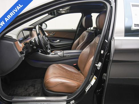 Used 2017 Mercedes-Benz Maybach S 550 4MATIC image 19
