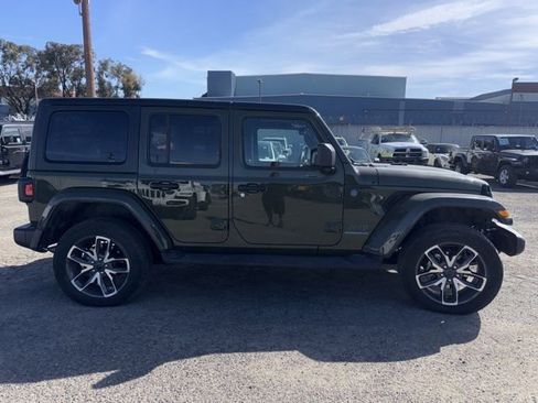 Used 2024 Jeep Wrangler Unlimited w/ Convenience Group image 4