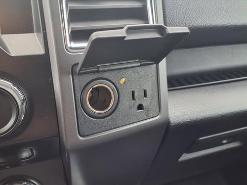 Used 2015 Ford F150 XLT w/ Equipment Group 302A Luxury image 11