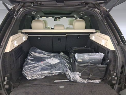 New 2026 Land Rover Range Rover SE image 29