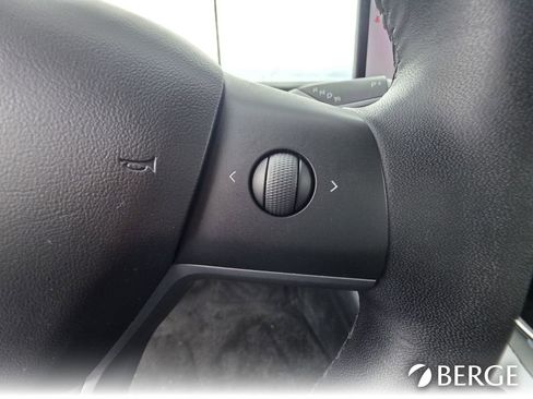 Used 2020 Tesla Model 3 Standard Range Plus image 19