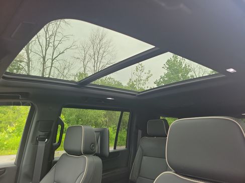 Used 2026 GMC Yukon XL Elevation w/ Elevation Premium Package AWD/4WD image 29