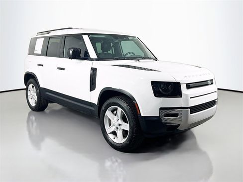 Used 2023 Land Rover Defender 110 SE image 3