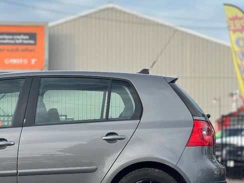 Used 2009 Volkswagen Rabbit S image 12