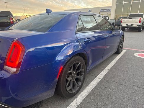 Used 2019 Chrysler 300 S image 4