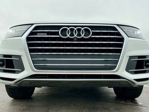 Used 2019 Audi Q7 3.0T Premium Plus w/ Premium Plus Package AWD/4WD image 9