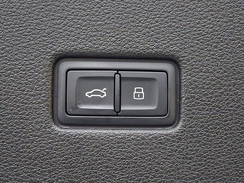 Used 2021 Audi SQ8 Prestige w/ Prestige Package image 30