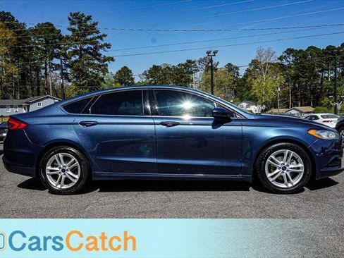 Used 2018 Ford Fusion SE w/ Fusion SE Technology Package image 9