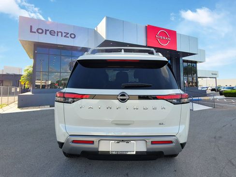 Used 2024 Nissan Pathfinder SL image 6