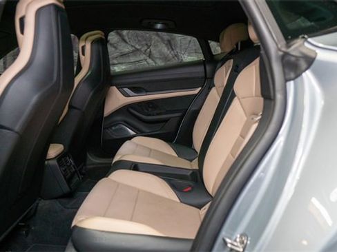Used 2021 Porsche Taycan image 15