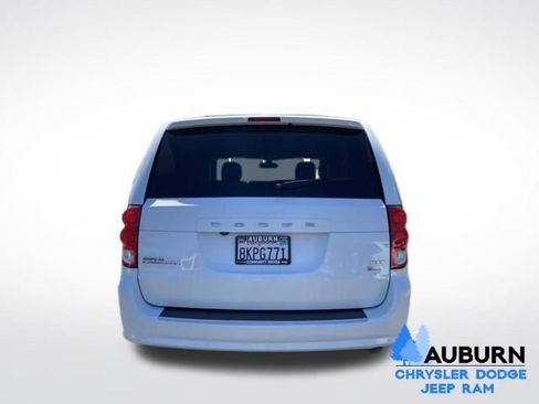 Used 2019 Dodge Grand Caravan SXT FWD image 6
