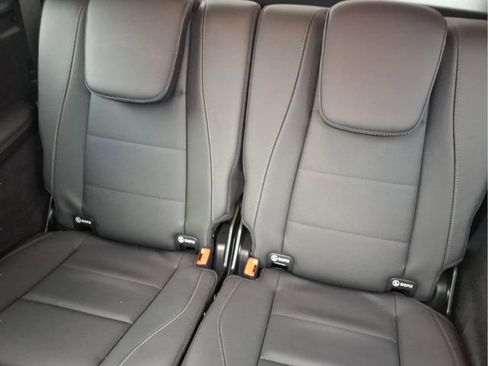 Used 2025 Mercedes-Benz GLS 450 4MATIC image 22