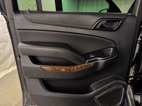 Used 2020 Chevrolet Suburban Premier image 15