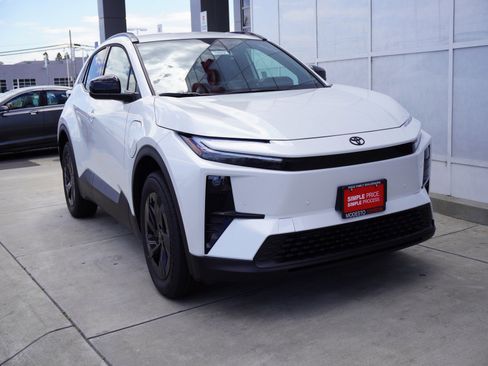 New 2026 Toyota C-HR image 1