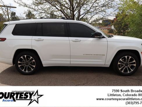 Used 2022 Jeep Grand Cherokee L Overland w/ Luxury Tech Group IV AWD/4WD image 8