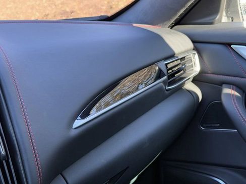 Used 2024 Maserati Levante GT Ultima image 27