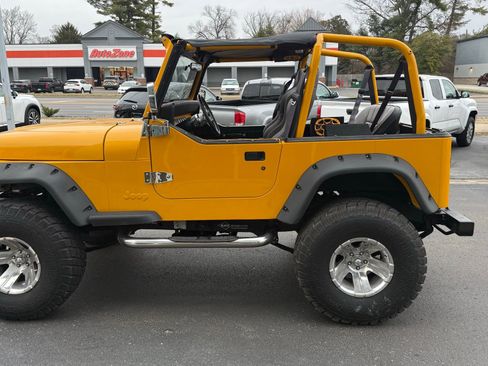 Used 1992 Jeep Wrangler S image 5