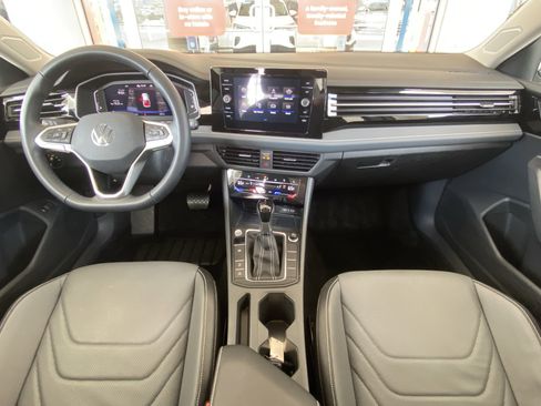 Certified 2025 Volkswagen Jetta SEL FWD image 10