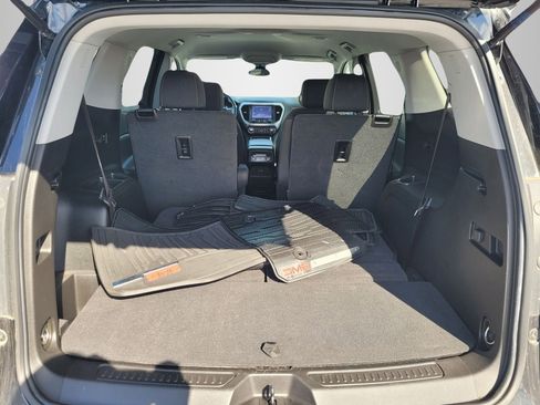 Used 2022 GMC Acadia SLE image 5