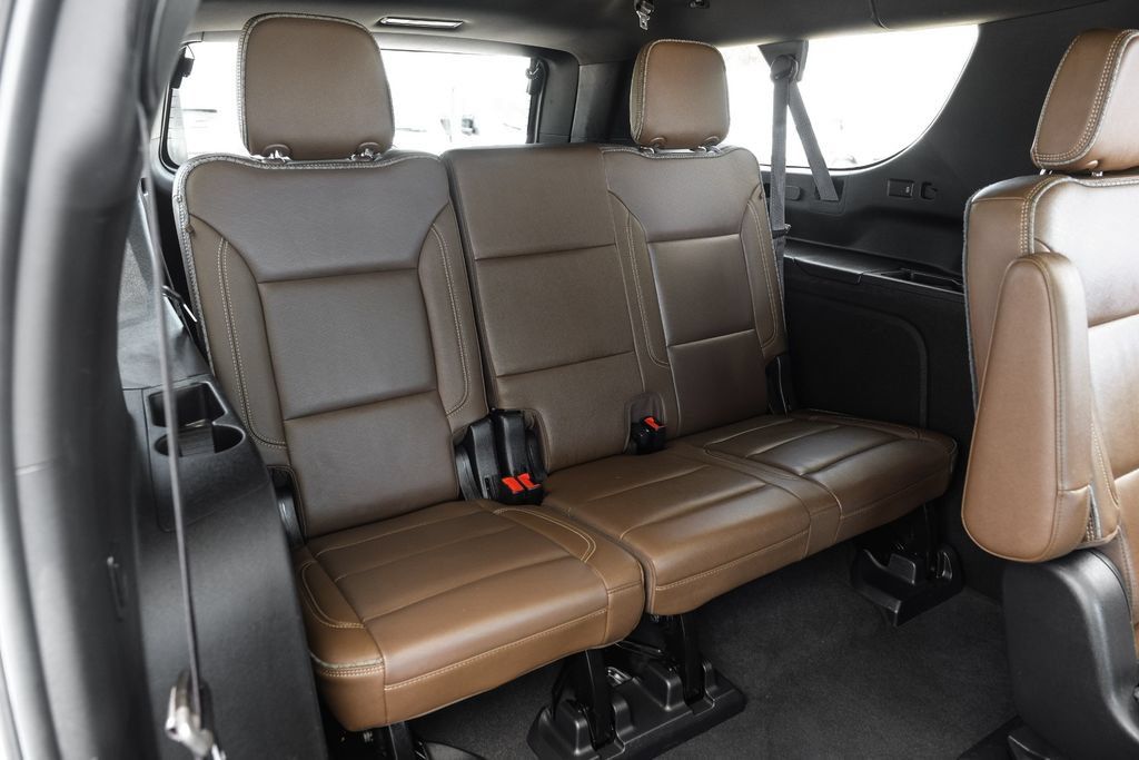 Used 2021 Chevrolet Suburban High Country RWD image 45