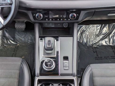Used 2024 Mitsubishi Outlander SE AWD/4WD image 20