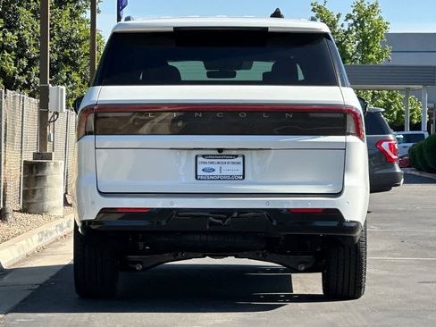 New 2026 Lincoln Navigator Reserve AWD/4WD image 7