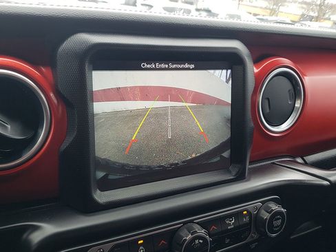 Used 2018 Jeep Wrangler Rubicon AWD/4WD image 22
