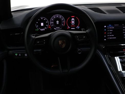 Used 2025 Porsche Panamera image 76