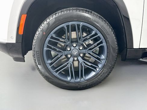 New 2026 Jeep Grand Wagoneer 4WD image 17