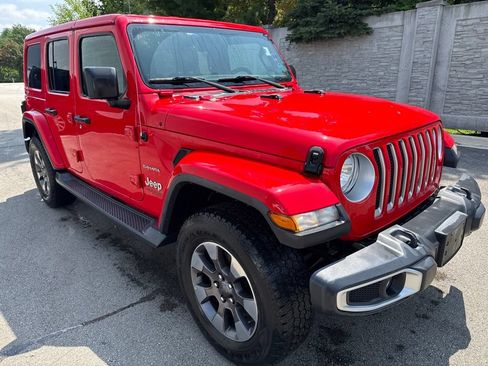 Used 2018 Jeep Wrangler Unlimited Sahara w/ Dual Top Group AWD/4WD image 7