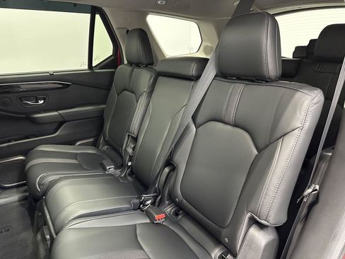 Certified 2025 Honda Pilot Touring image 30