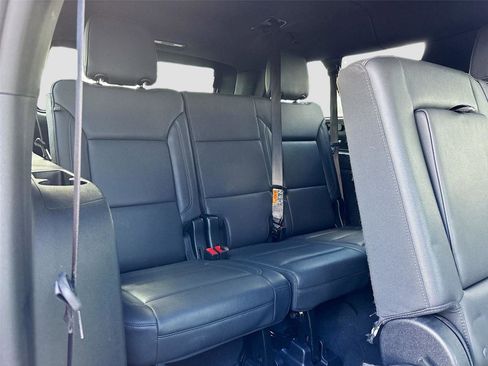 Used 2025 Chevrolet Suburban Z71 AWD/4WD image 27