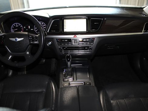 Used 2016 Hyundai Genesis 3.8 RWD image 13