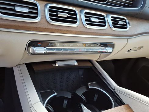 Certified 2025 Mercedes-Benz GLS 450 4MATIC image 20