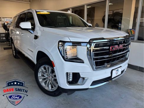 Used 2023 GMC Yukon XL SLT AWD/4WD image 2