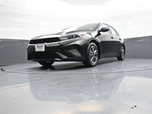 Certified 2023 Kia Forte LXS w/ LXS Technology Package FWD image 24