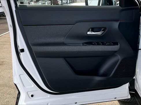 New 2026 Nissan Kicks SV FWD image 13