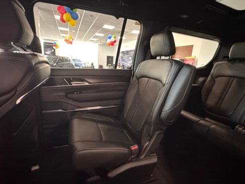 New 2026 Jeep Grand Wagoneer Summit w/ Premium Group III AWD/4WD image 16
