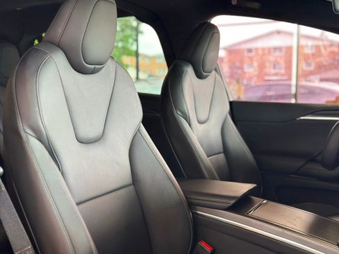 Used 2022 Tesla Model X Plaid image 34