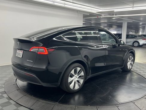 Used 2024 Tesla Model Y Long Range image 4