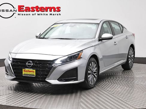 Used 2023 Nissan Altima 2.5 SV w/ SV Premium Package AWD/4WD image 1
