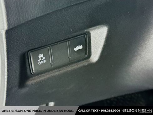 Used 2019 INFINITI Q50 Luxe w/ Cargo Package (L96) RWD image 10