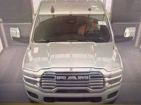 Used 2026 RAM 2500 Laramie AWD/4WD image 2