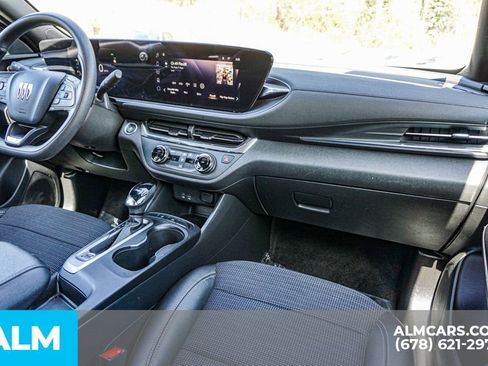 Used 2025 Buick Envista Preferred image 24