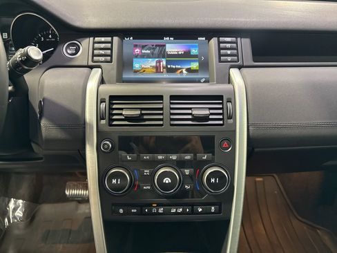 Used 2019 Land Rover Discovery Sport HSE AWD/4WD image 17